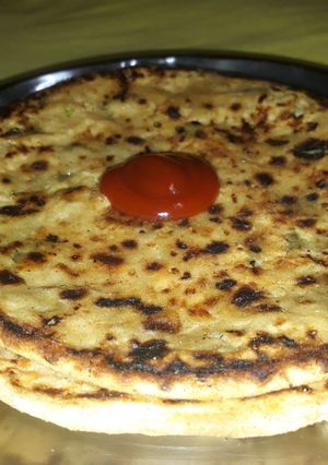 A picture of Gobhi ka pratha.