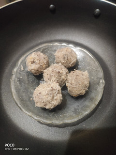 मलाई नारियल लड्डू (malai nariyal ladoo recipe in Hindi) रेसिपी मुख्य फोटो