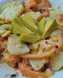 Ensalada🥙tibia de papa, zanahoria🥕tomate🍅cebolla🧅 aguacate🧅🍅🥕🥑