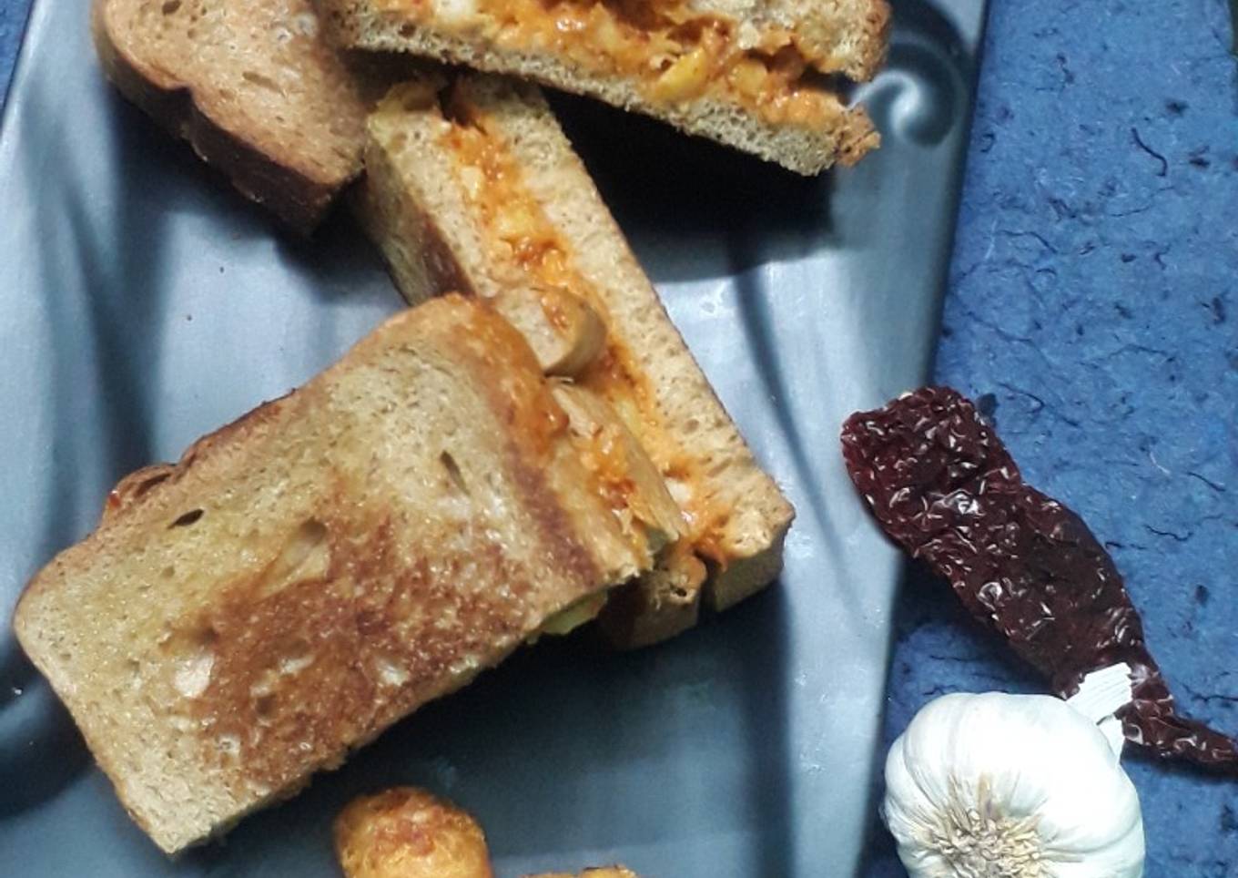 Chilli Garlic potato Sandwich