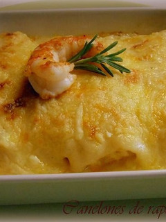 Una foto de Canelones de rape y langostinos