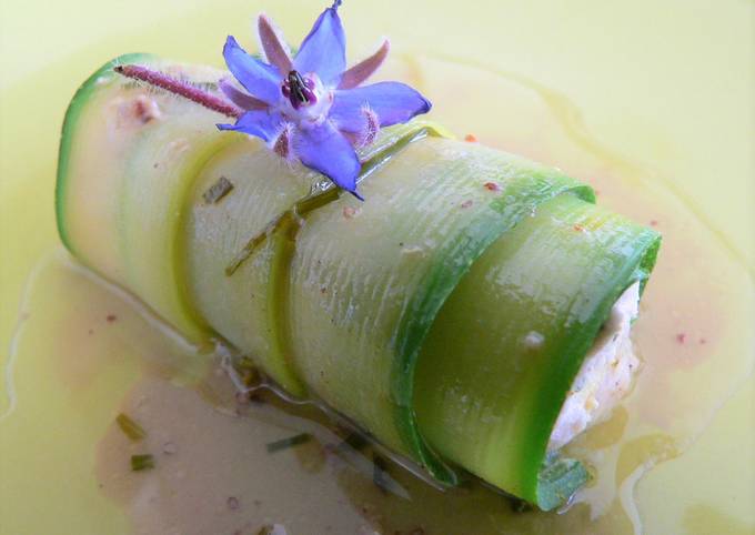 Recette Délicieuse Rouleau de courgette à la mousse de saumon