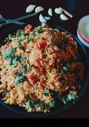 અવધી વેજ પુલાવ (Awadhi Veg Pulao Recipe In Gujarati) રેસીપી મુખ્ય ફોટો