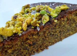 Foto principal de Bizcocho de pistacho y cardamomo sin gluten