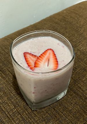 A picture of Strawberry smoothie | dairy-free.