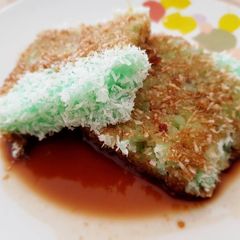 A picture of Kuih Lopes | Coconut Glutinous Rice.