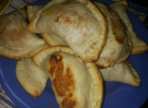 Una foto de Empanada de pollo y choclo