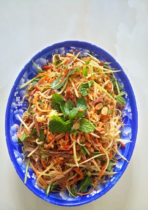 Hình của món Gỏi ngũ sắc.