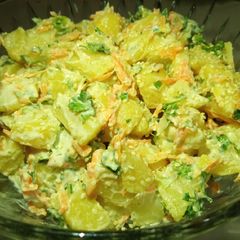 A picture of Creamy potato salad.
