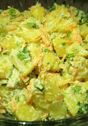 A picture of Creamy potato salad.
