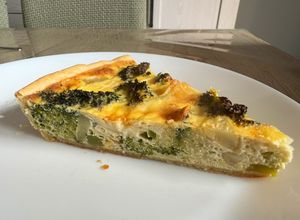 Une photo de Tarte brebis, pommes de terre et brocolis