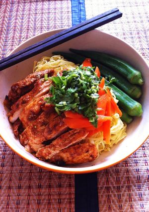 รูปของ Oriental meal : บะหมี่อกไก่ย่างซันโช
