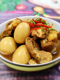 Hình của món Sườn Non Kho Trứng.