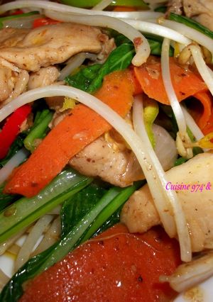 Une photo de SHOP SUEY au POULET,....légumes(germe de soja/carotte/chou chine)