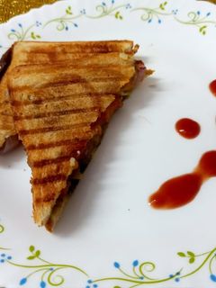वेज ग्रिल सैंडविच (veg grill sandwich recipe in Hindi) रेसिपी मुख्य फोटो