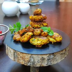 A picture of Aloo Tuk.