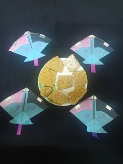 તલ ચીકી (Til Chiki Recipe In Gujarati) રેસીપી મુખ્ય ફોટો