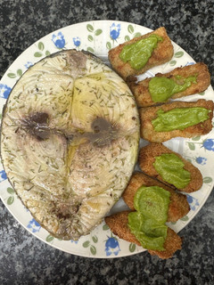 Una foto de 465. Bonito a la plancha con romero (principal pescado)