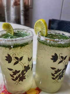 મોઇતો (Mojito Recipe In Gujarati) રેસીપી મુખ્ય ફોટો