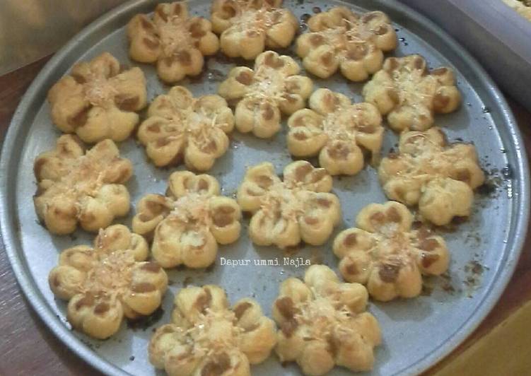 Cara Gampang meracik Pastri selai nanas (kue kenji) yang praktis