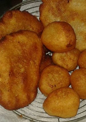Una foto de Torticas y buñuelitos de yuca con quesito