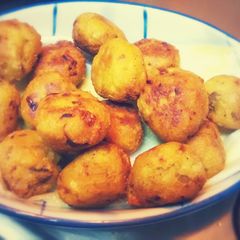 A picture of Raw Banana Pakodas!.