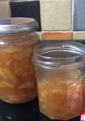 A picture of Whole lemon marmalade.