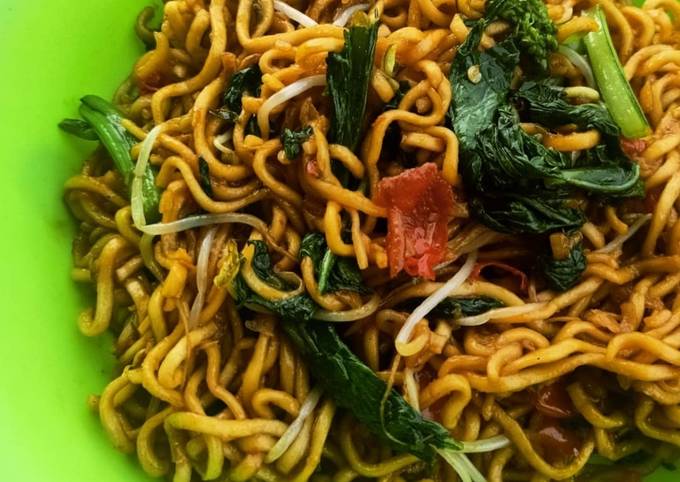 Ini dia! Resep bikin Mie goreng pedas  sedap