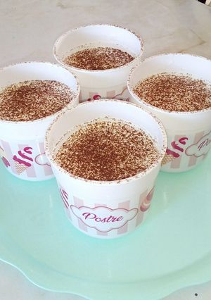 Una foto de Postres de vainilla y flan