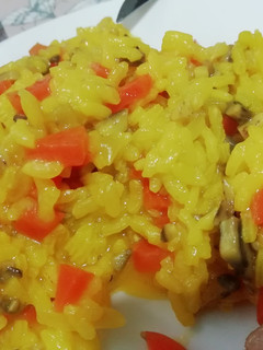 Una foto de Arroz con champiñones y zanahoria