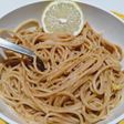 Spaghetti con salsa de limón y parmesano