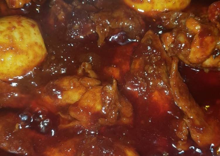 Proses Menyiapkan Ayam &amp; telor itik bumbu habang khas banjar yang Enak Banget