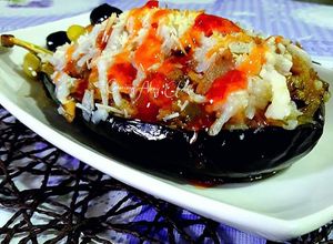 Foto principal de Berenjena asada al horno rellena de atún y queso