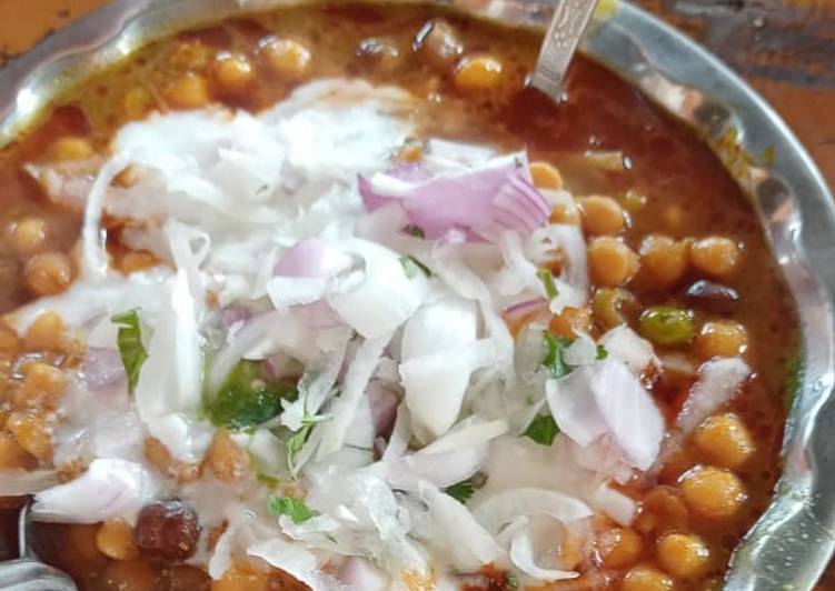 Simple Way to Prepare Award-winning Tikki chole