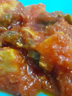 Una foto de Tacos de emperador con tomate y pimientos fritos