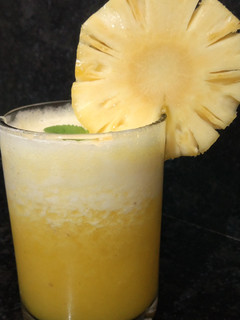 પાઈનેપલ જ્યુસ(pineapple juice recipe in gujarati) રેસીપી મુખ્ય ફોટો