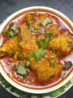 ग्रीन कांदा चिकन (Green Kanda Chicken Recipe In Marathi) रेसिपी चे मुख्य फोटो