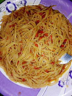 Spaghetti jolof ainihin hoton girkin