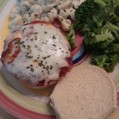 A picture of Chicken Parm Burgers.
