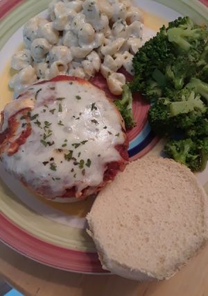 A picture of Chicken Parm Burgers.