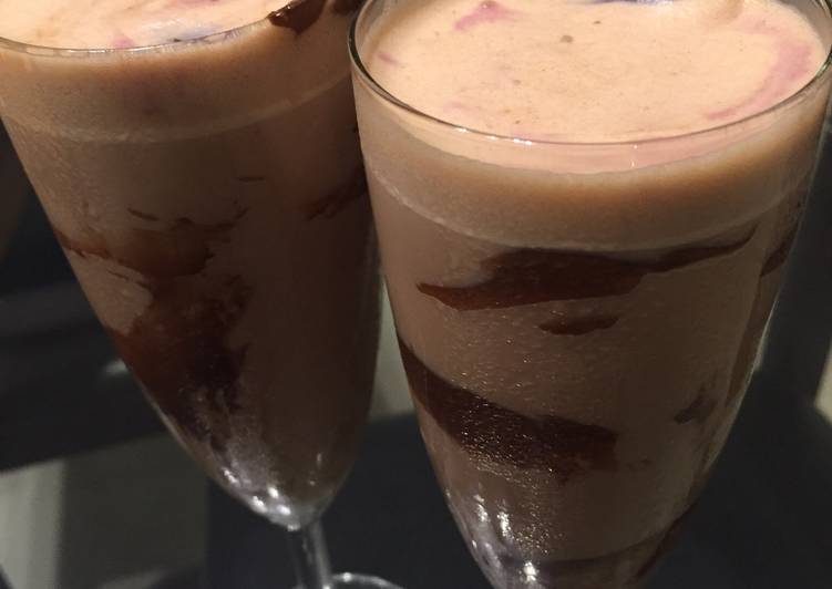 Recipe of Award-winning Nutella cherry milkshake