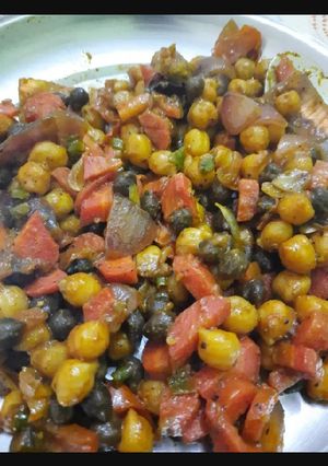 A picture of Chole veggie salad.