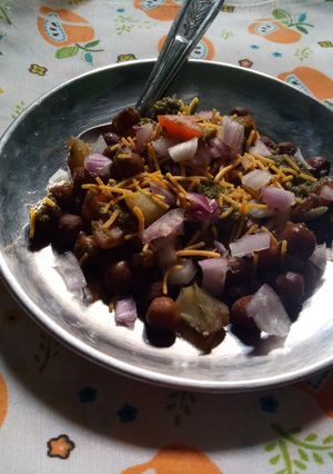 A picture of Chana chat.