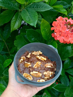 Una foto de Postre de chocolate saludable en 5 min 🍫 -vegano- :)