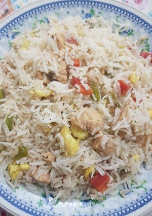 A picture of Chicken fried rice.