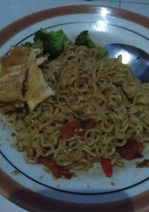 Foto resep Mie goreng pedas dadar brokoli