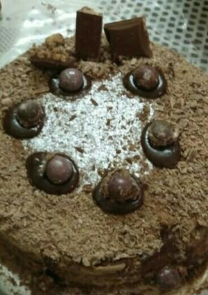 A picture of Cadbury Hot Chocolate Cake.