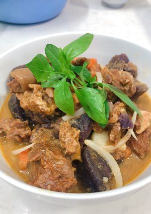 Hình của món Bò kho khoai lang tím.
