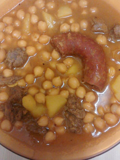 Una foto de Cocido garbanzos con ternera