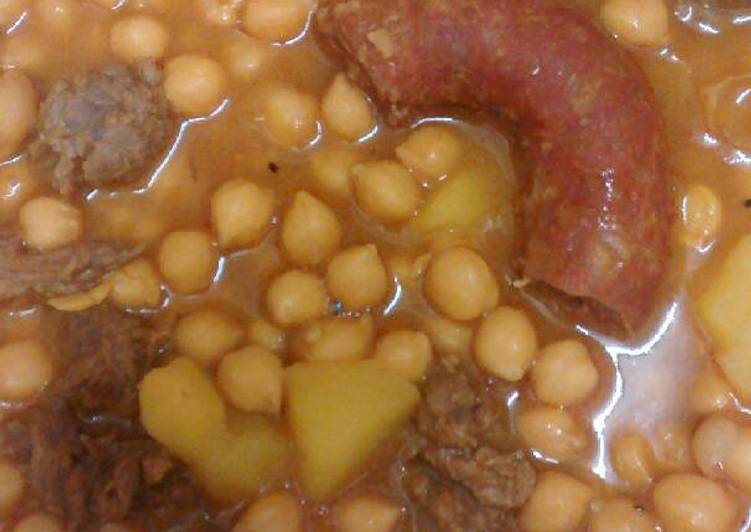 Cocido garbanzos con ternera